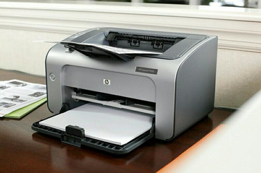 Принтер лазерный HP LaserJet 1006 (б/у) + 3 новых картриджа